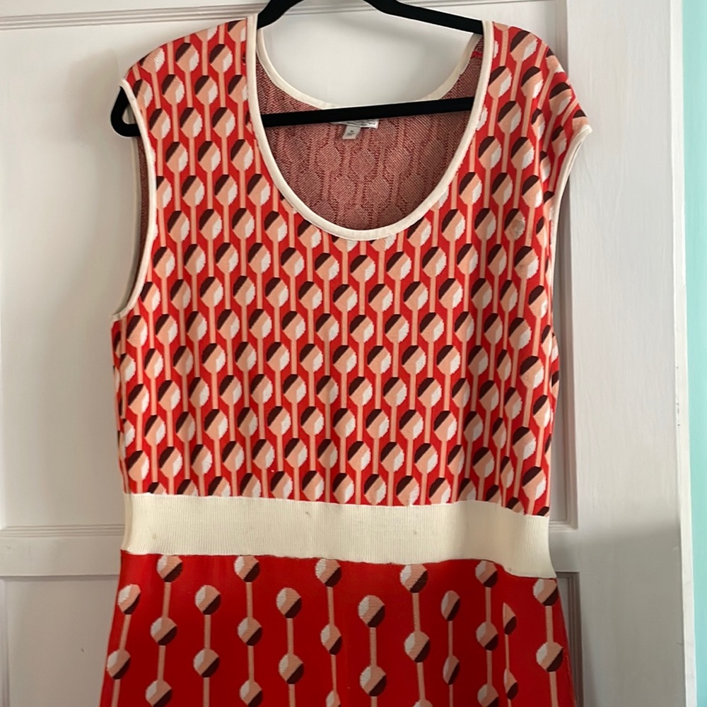 Geometric patterned, Eva Mendes of New York & Company dress